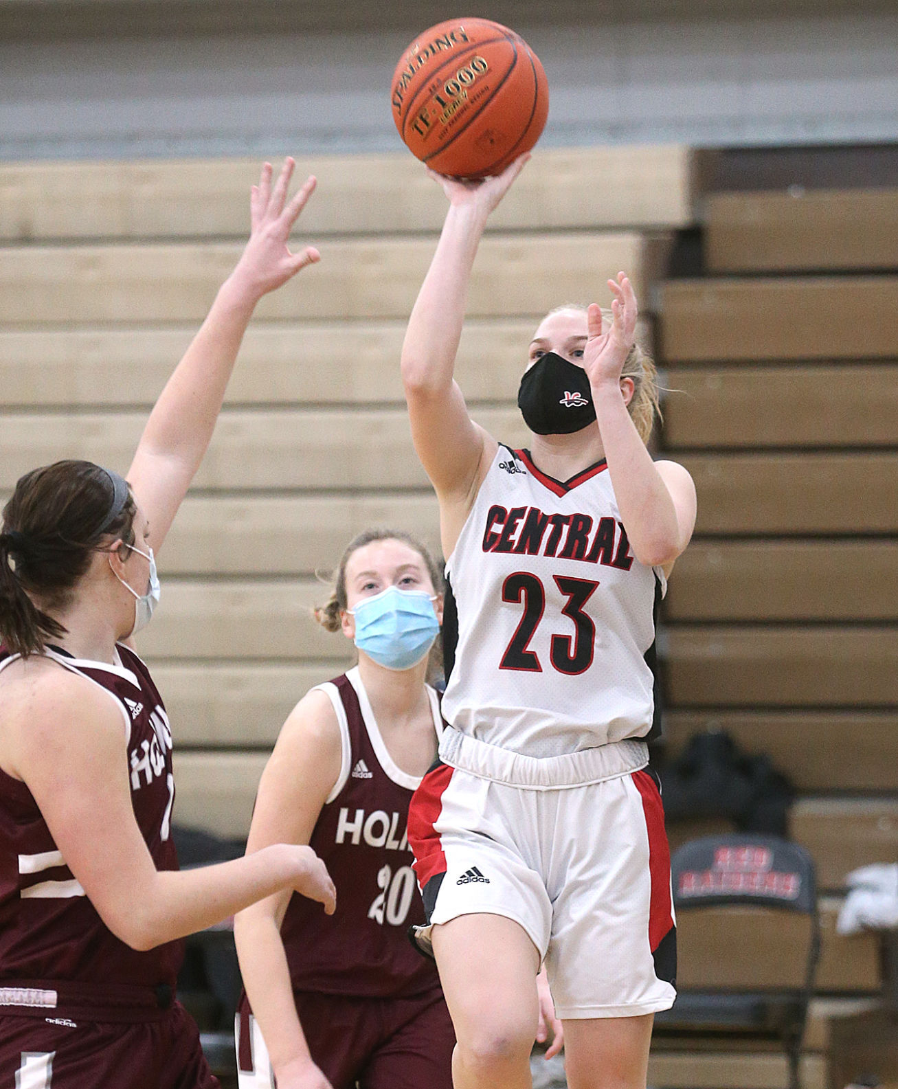January 26: Holmen vs Central